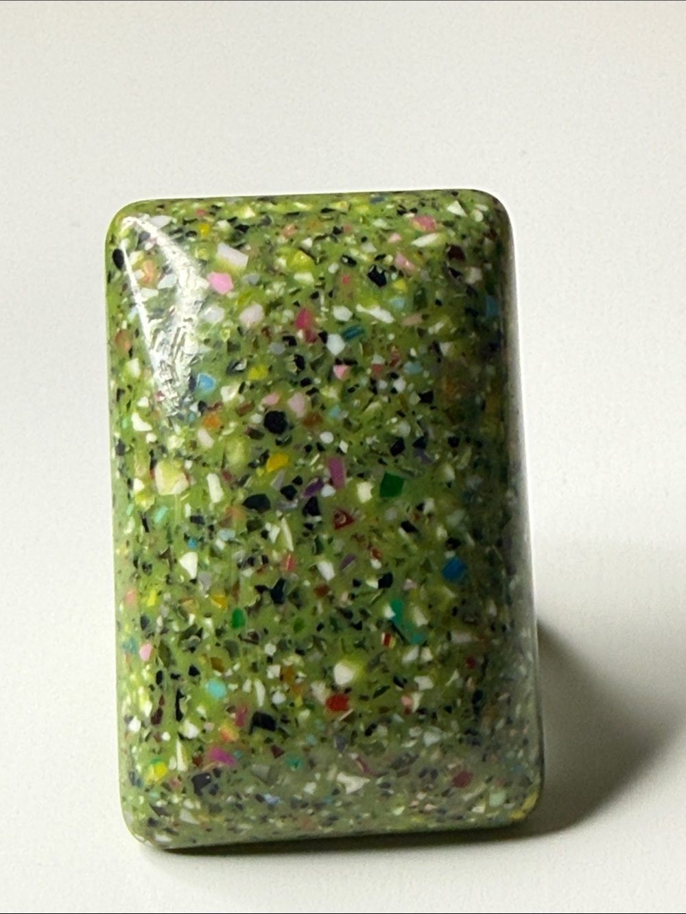 Vintage rare lucite resin acrylic Green Confetti Ring Sz 8 big statement piece